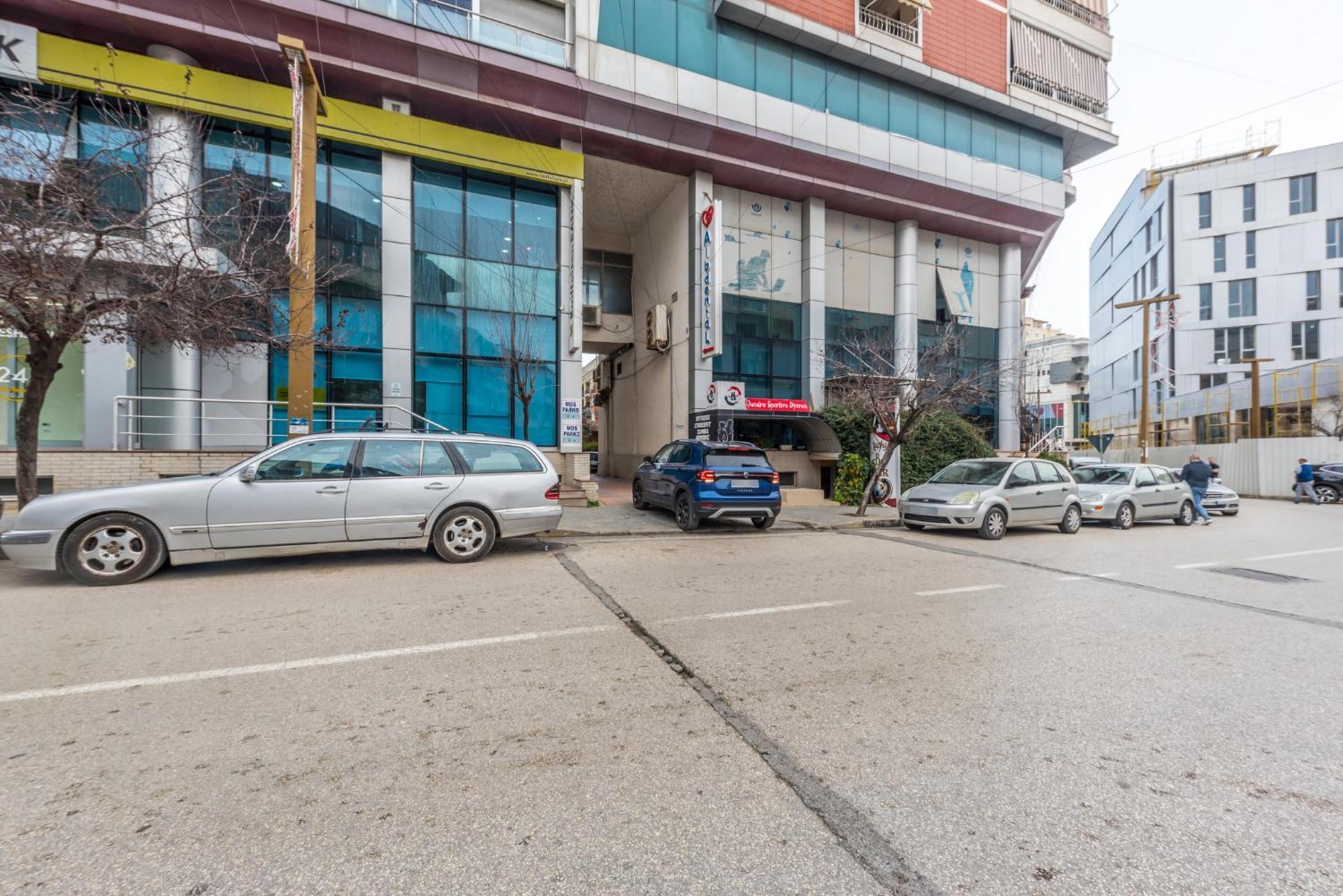 Sky Apartments Durrës Buitenkant foto